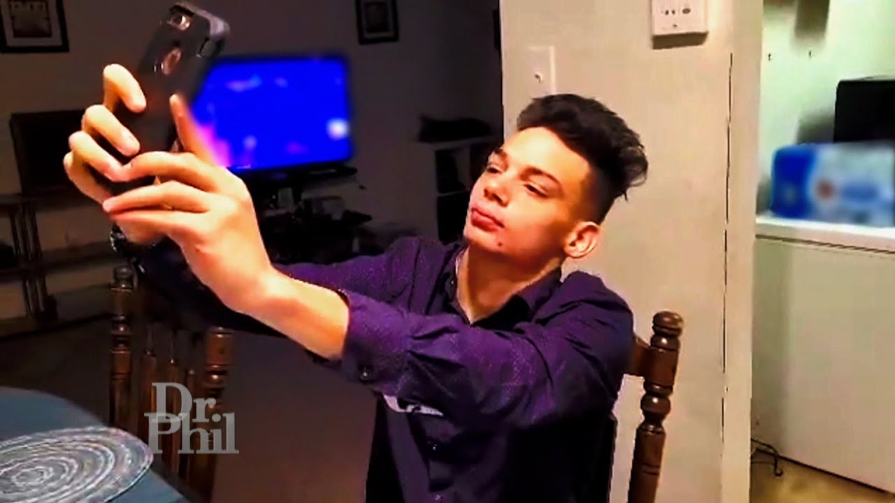 Parents Say 20-Year-Old Son Is Lazy, Vapes Daily and Wants to Be an Influencer