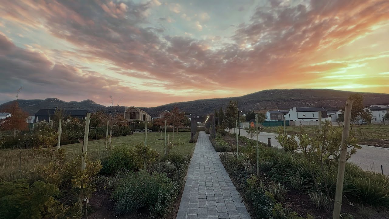 Brand-New, Ultra-Modern Family Home in Paarl — Walk to Paarl Gim, Shop, and Live in Style!