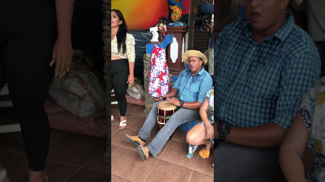 Tamborito Paname&ntilde;o - Canta Fred Santana