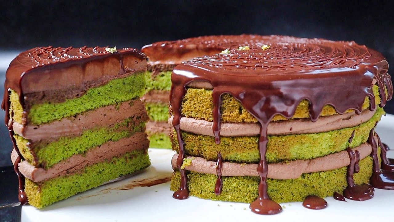 Matcha dark chocolate drip cake | Matcha Tea Sweets