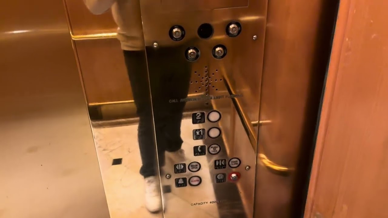 International Hydraulic Elevator ~ Dillard’s - The Florida Mall ~ Orlando, FL