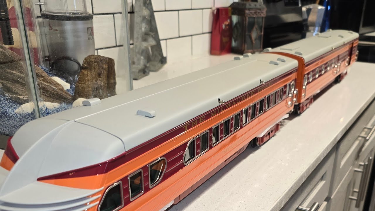 The most beautiful lionel tinplate standard gauge coaches on earth!!!