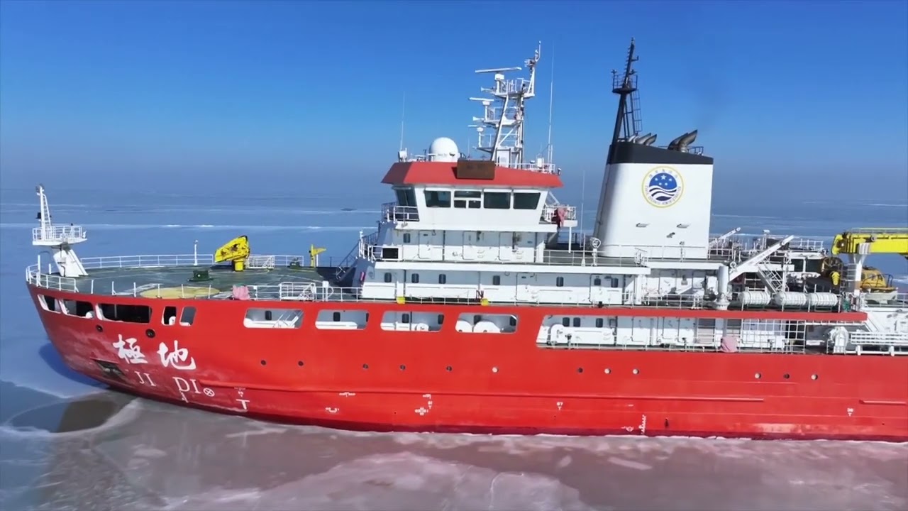 🚢Китайский ледокол «Цзиди» приступил к работе в Бохайском заливе