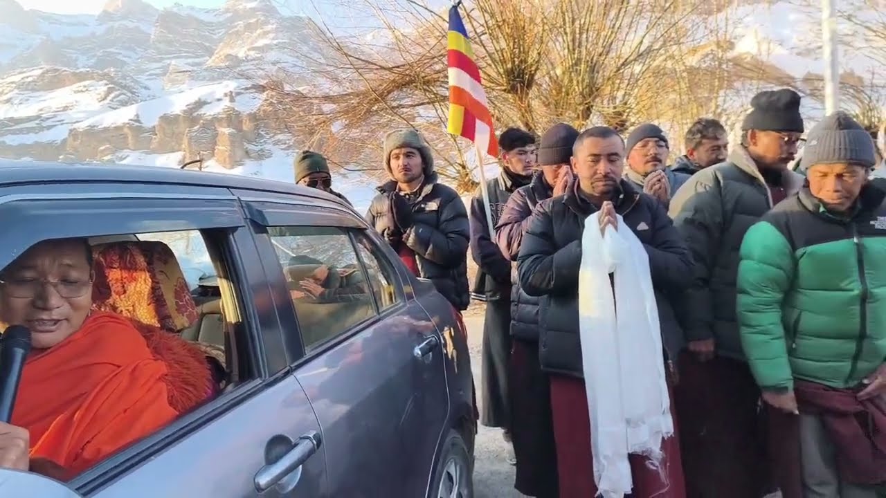 མགོ་ཕྱག་གི་ཕན་ཡོན་སྐྱབས་རྗེ་ཨོ་རྒྱན་རིན་པོ་ཆེ་མཆོག་ནས།