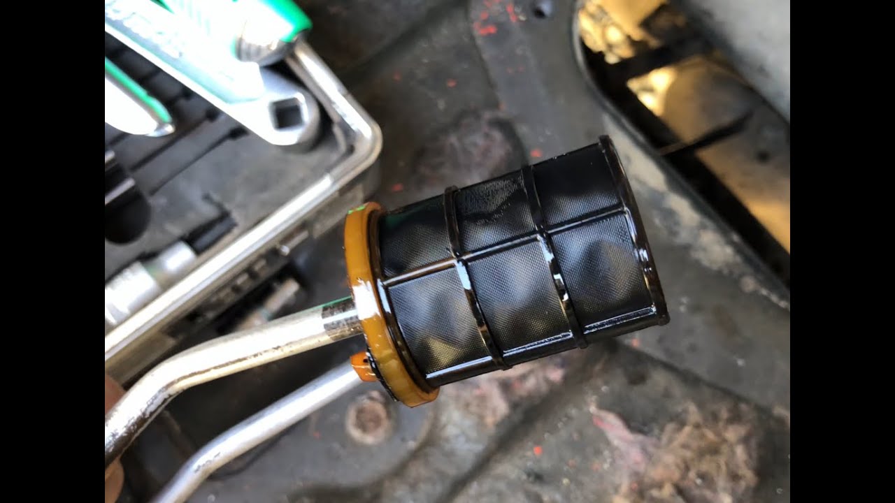 HOW TO REPLACE MITSUBISHI 4M40 4D56 FUEL TANK PRE-FILTER SCREEN, DRAIN & CLEAN PAJERO DELICA SHOGUN