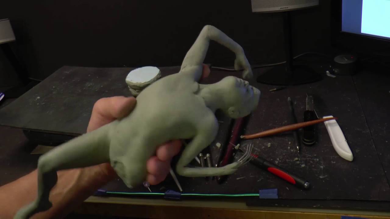 Sculpting a Female Figure 05