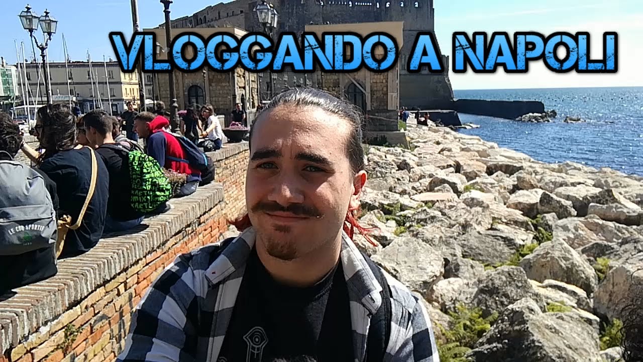 VLOGGANDO A NAPOLI [ Piazza Plebiscito e Lungo Mare ]