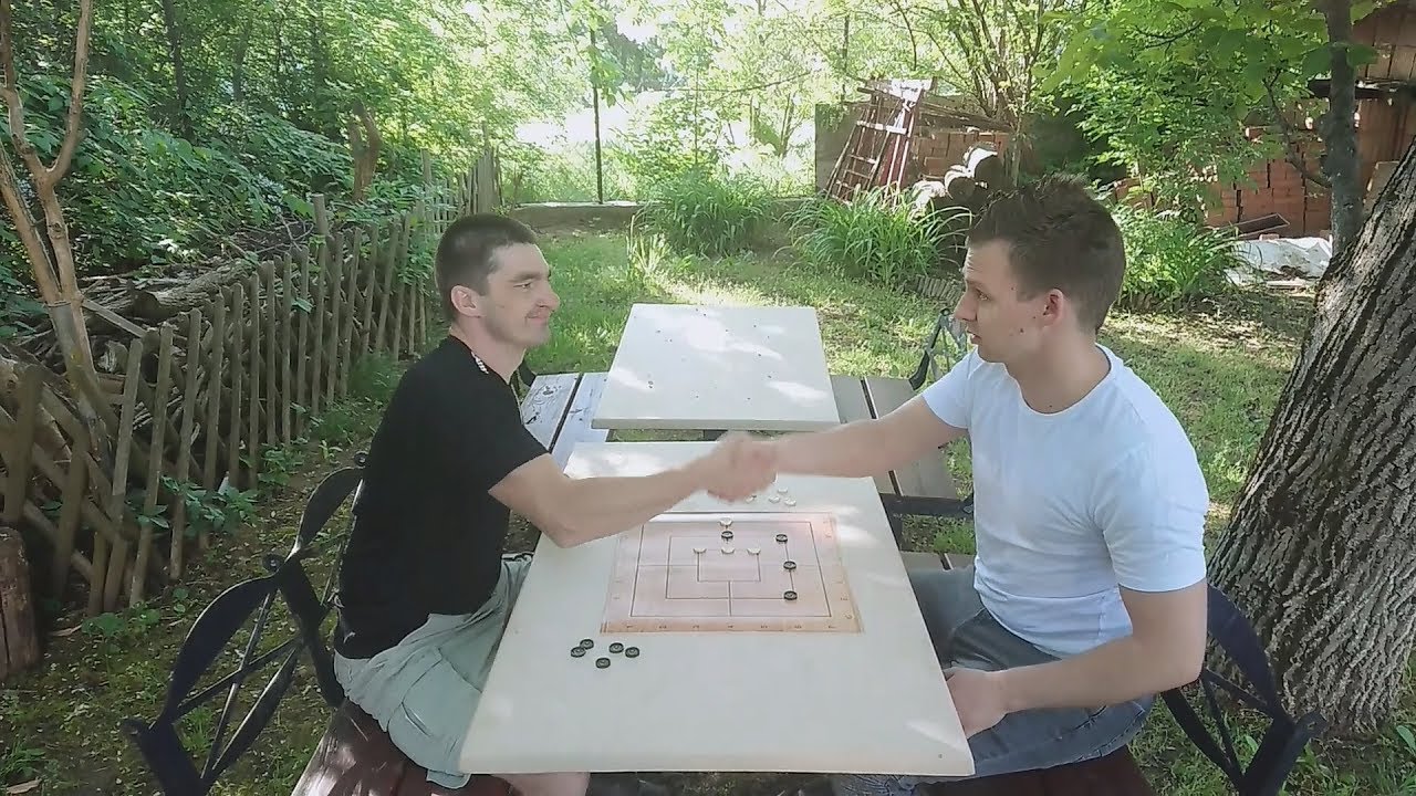 K&eacute;t malom nagymester k&uuml;zdelme - B&aacute;ndy Gy&ouml;rgy vs Orb&aacute;n Csaba - 1 perces gyors j&aacute;tszma a kertben