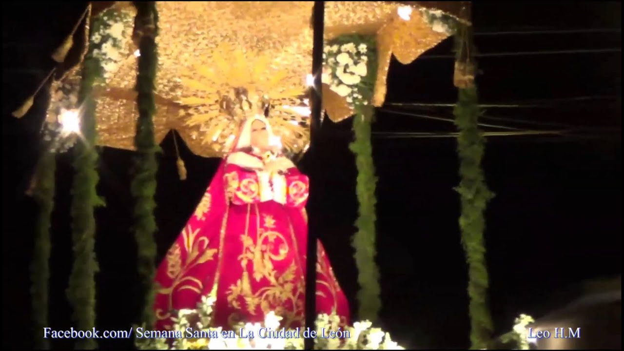 DOLOROSA DE PIE JUNTO A LA CRUZ