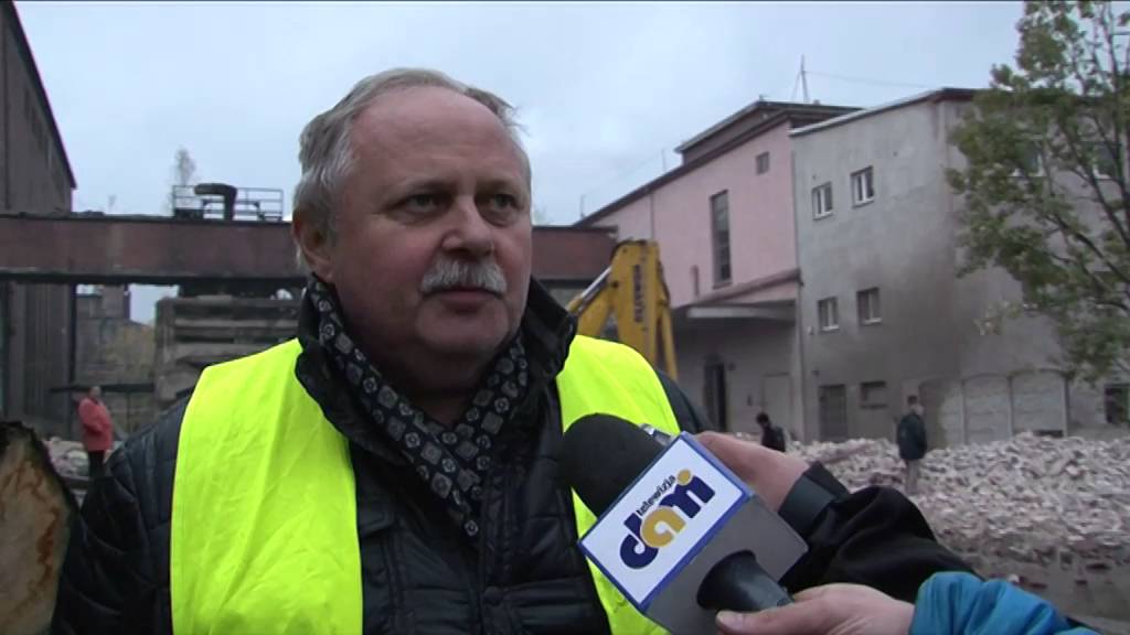 Wyburzenie komina na terenie byłej Celwiskozy