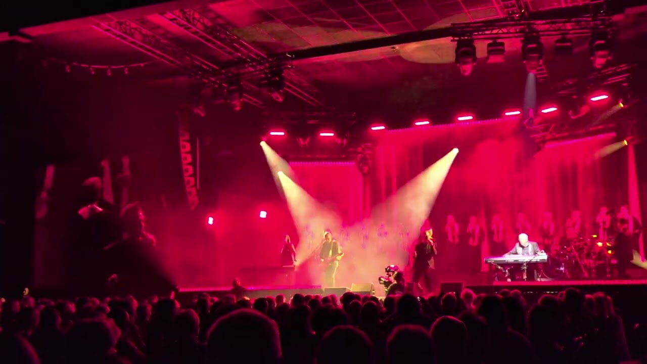 Booster Silent Night 2025 live 