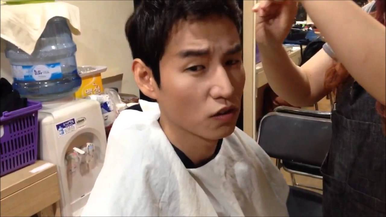 연극 모범생들 영상1