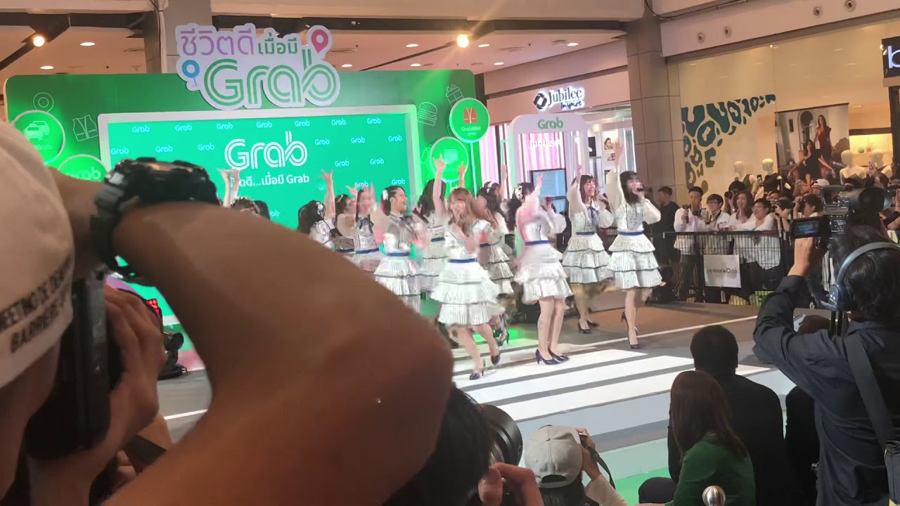 BNK48 - ชีวิตดีเมื่อมี GRAB @ CTW