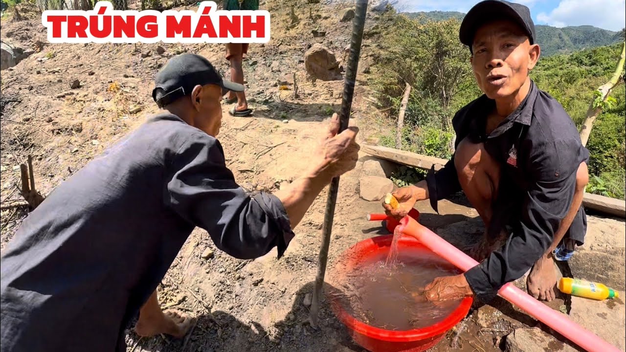 Người đàn ông di chuyển bằng tay, hôm nay anh đào khoai rừng về ăn từ cơm và sự việc BẤT NGỜ xảy ra