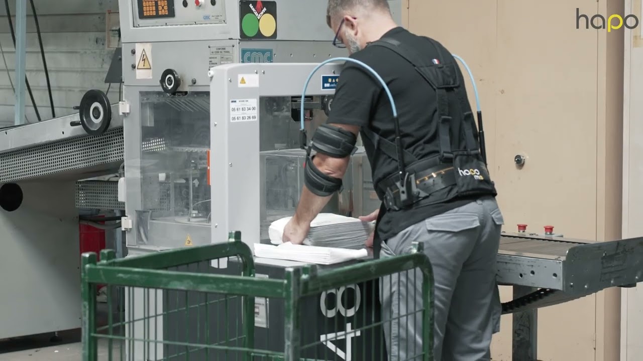 Les Exosquelettes НАРО soulagent les travailleurs dans l'imprimerie