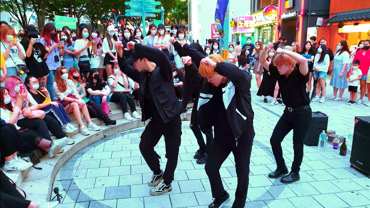 BECZ. HONGDAE STREET BUSKING.