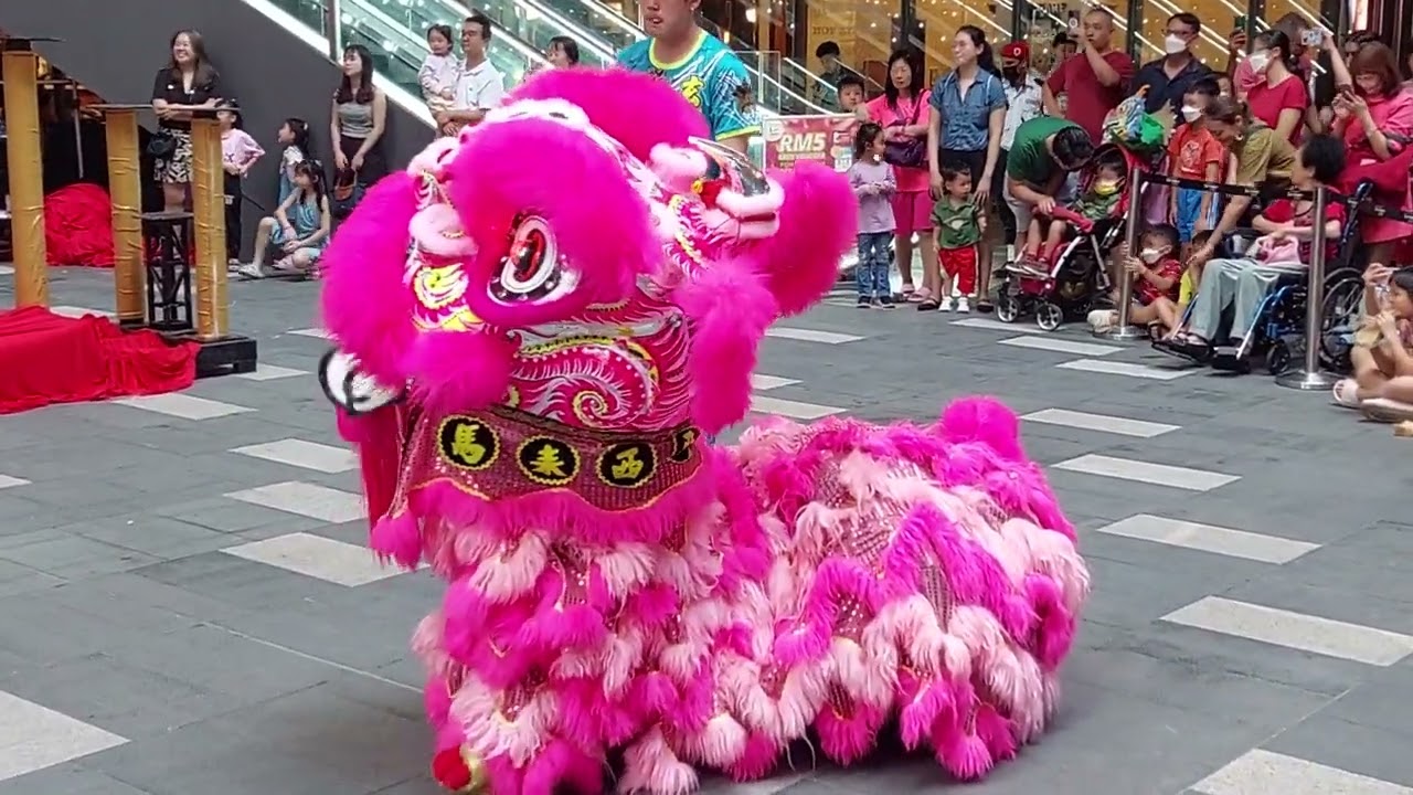 Double Lion Dance @ Lalaport Kuala Lumpur Malaysia Acrobatic Dance Performance Chinese New Year 2024