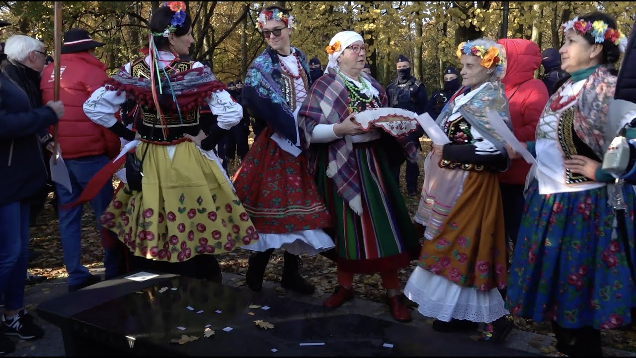 Prezes na czarno, Lotna Brygada Opozycji w strojach ludowych. 150. miesięcznica smoleńska.