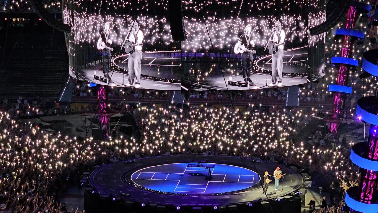 ED SHEERAN & MYLES SMITH - Kiss Me (Live in Madrid) 4K