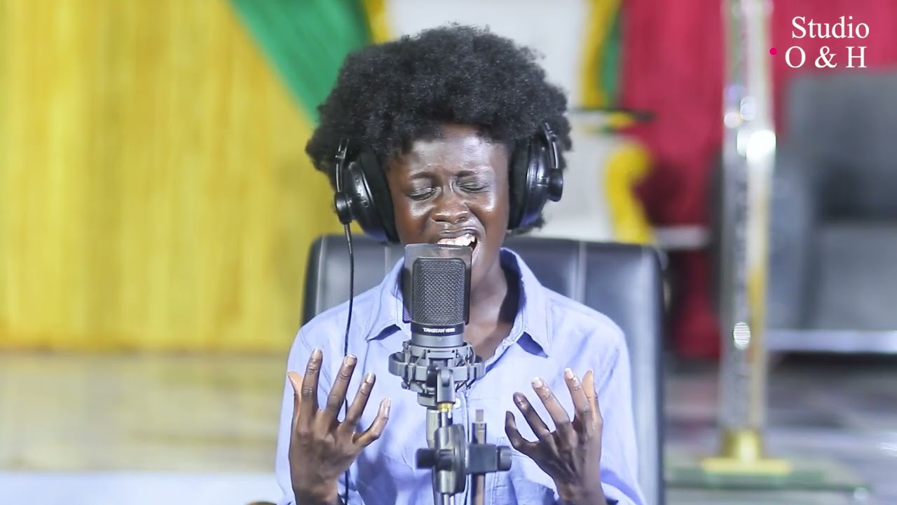 Queen Xta Went All In, saying praises To The Most High.