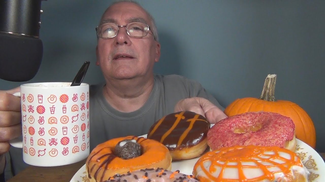 ASMR: Поедание пончиков Dunkin's Halloween Donuts