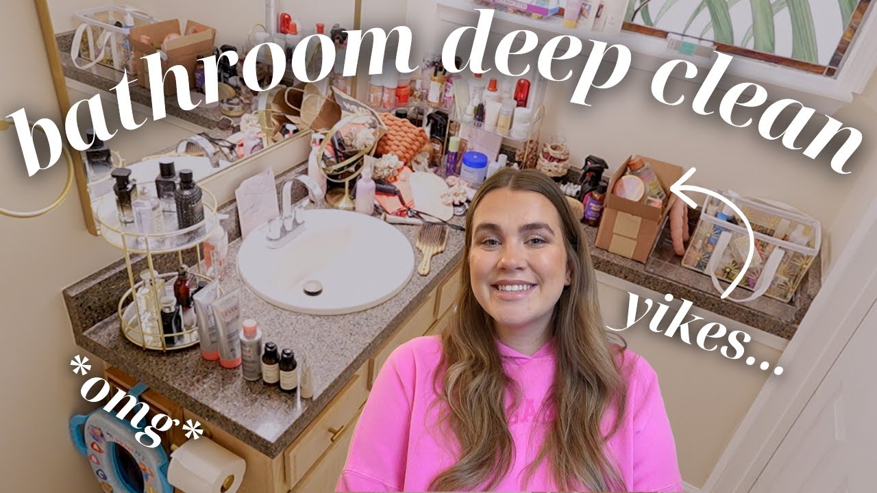 *deep cleaning* my messy house before christmas... *bathrooms* | vlogmas day 17