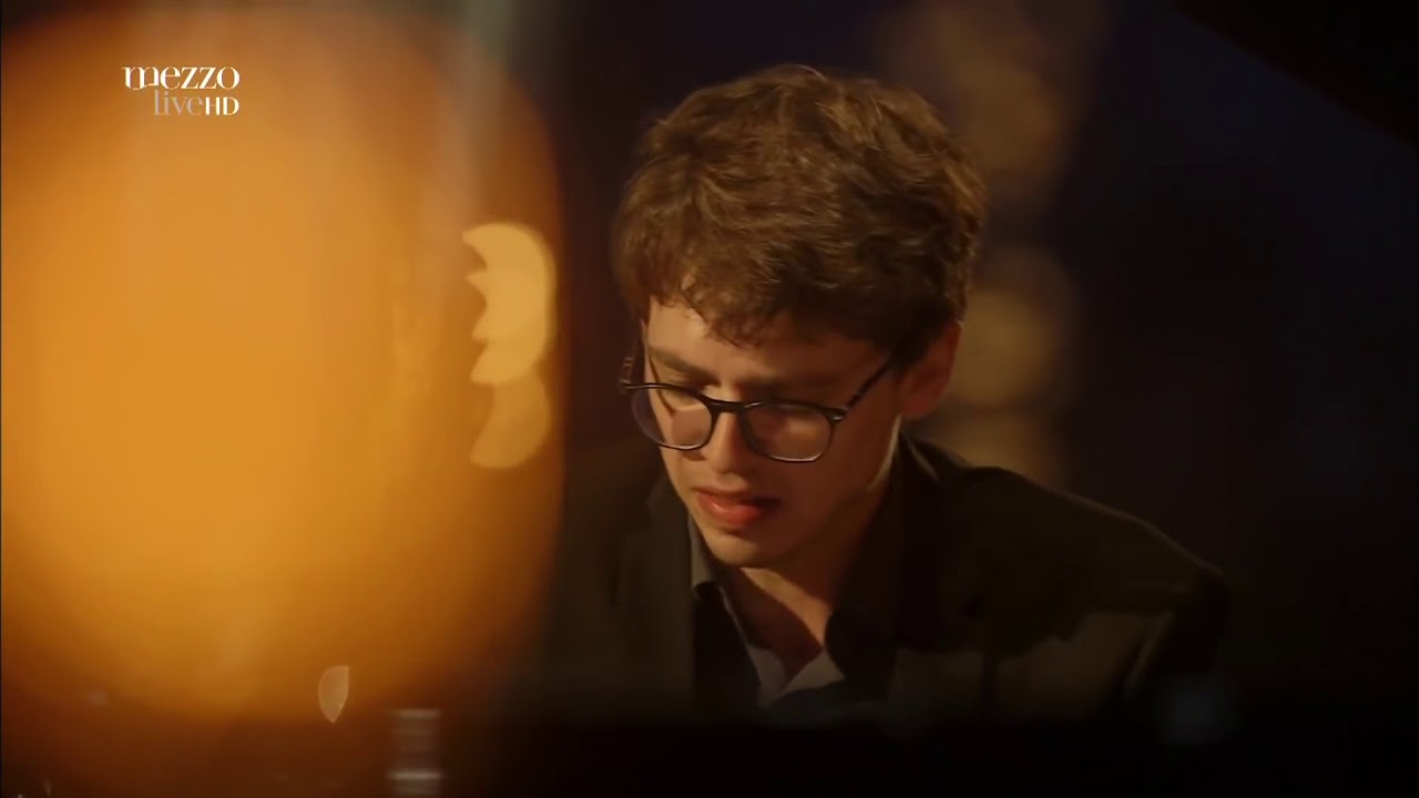 Lucas Debargue performing Liszt Mephisto Waltz no. 1