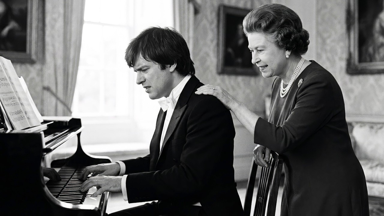 Famous Pianist's Hands Failed in Front of Queen Elizabeth II - What She Whispered Changed Everything