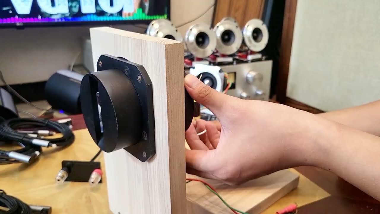 Test loa treble JBL 077
