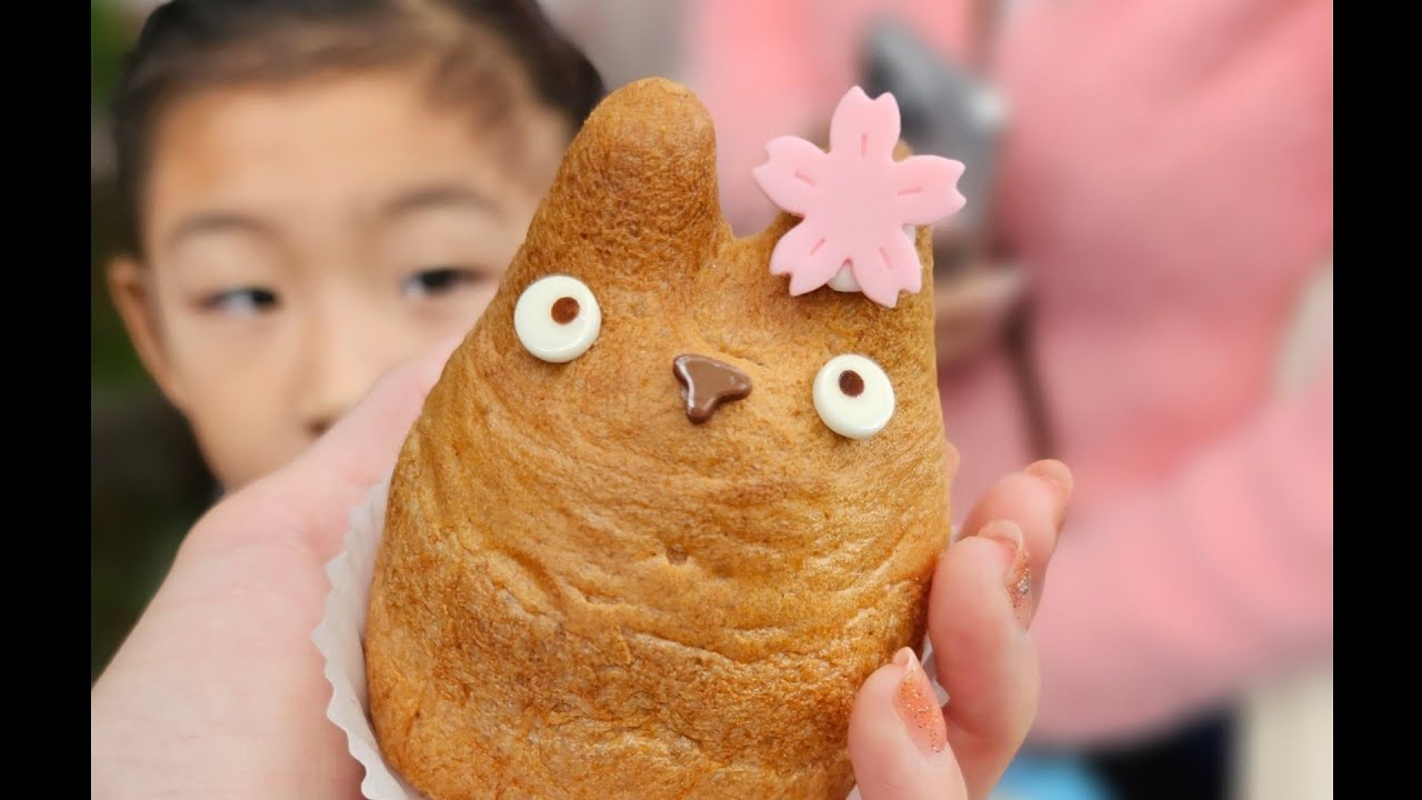 The official TOTORO CAFE! Shirohige&rsquo;s Cream Puff Factory - what NOT to do - Japan vlog Day 13.1