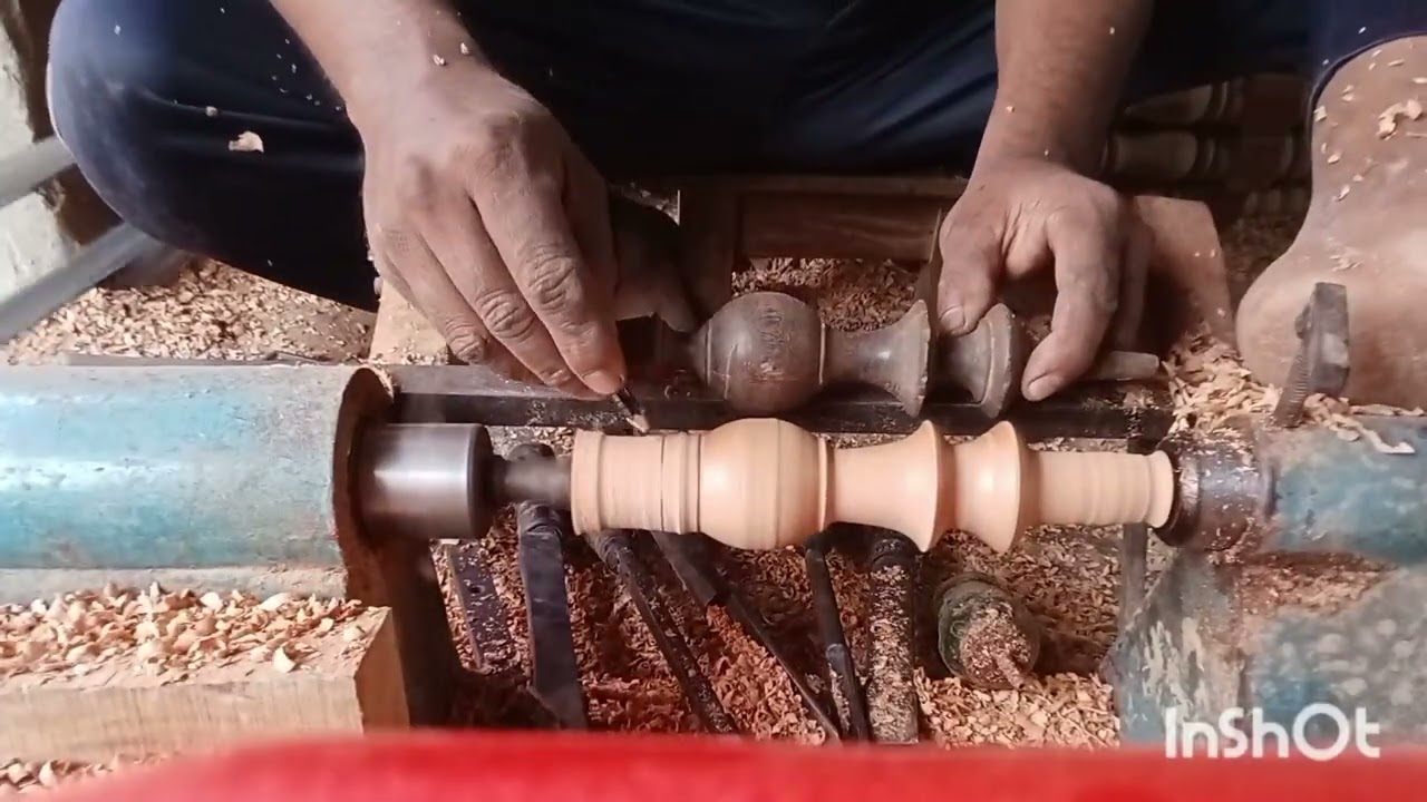 রাজবাড়ীর খাটের নৈচা তৈরি করা হচ্ছে
