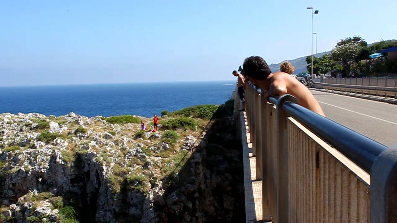Tuffo incredibile dal ponte del Ciolo | Salento | 08-2011