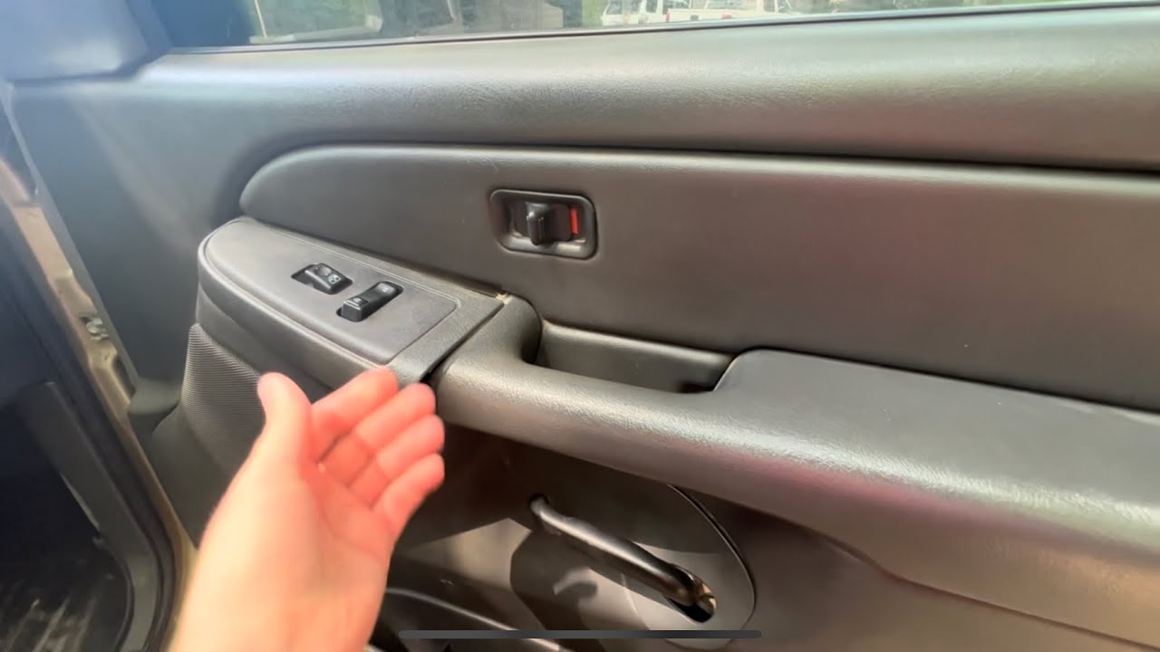 Снятие и замена подлокотника дверной панели Chevy Silverado GMC Sierra 1999–2006 гг.