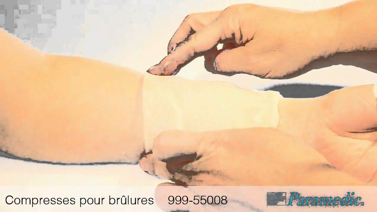 Utilisation d'une compresse d'urgence pour br&ucirc;lures