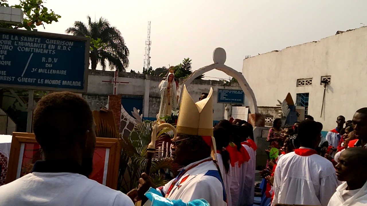 Messe du 15 ao&ucirc;t 2019 c&eacute;l&eacute;br&eacute;e par le Cardinal Monsengwo - Procession