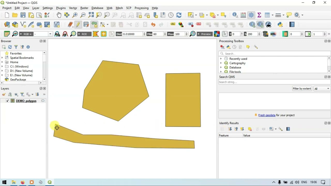 Как создать полигональный слой и добавить полигон | Основы QGIS: 2