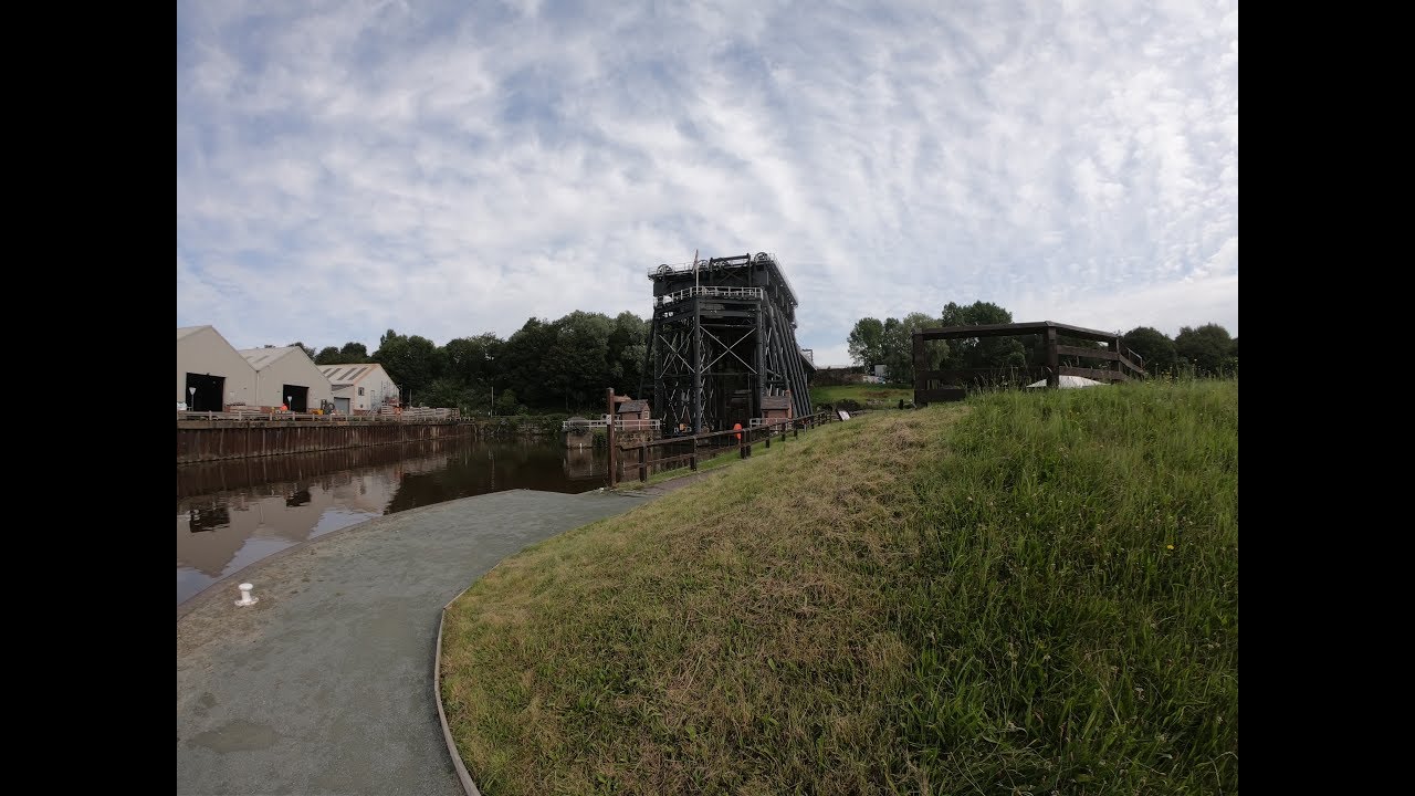 2  Rudheath to The Dutton Breach. The Cheshire Ring Narrowboat Holiday July 30th and 31st