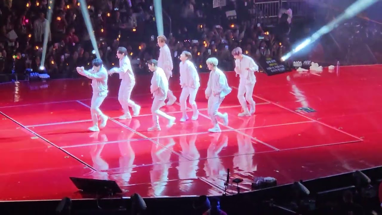 Future Perfect (Pass the MIC) - ENHYPEN World Tour 
