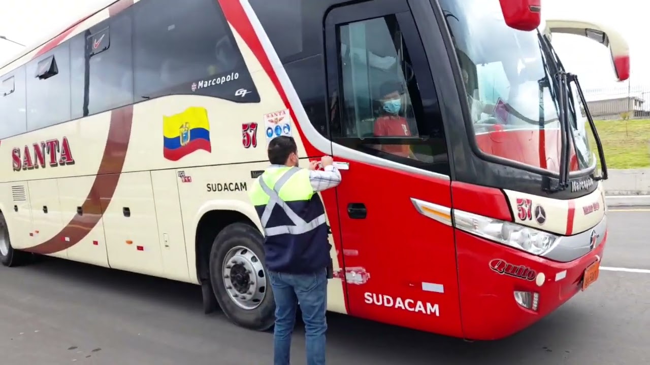 Cooperativa de Transportes Santa viajando por todo el Ecuador desde 1.945