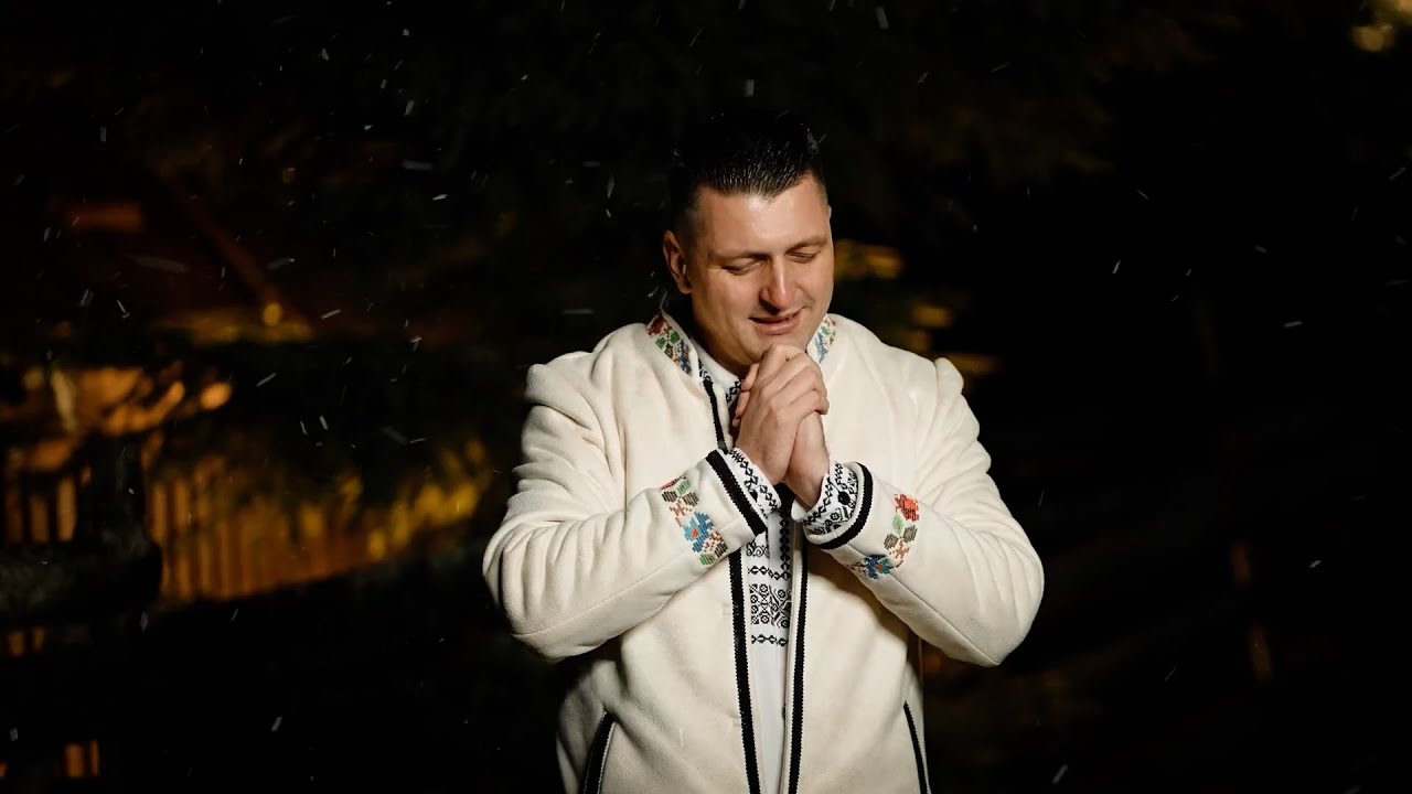 Colo-n ieslea vitelor - Colindătorii Bihorului  - Colinde Traditionale Romanesti