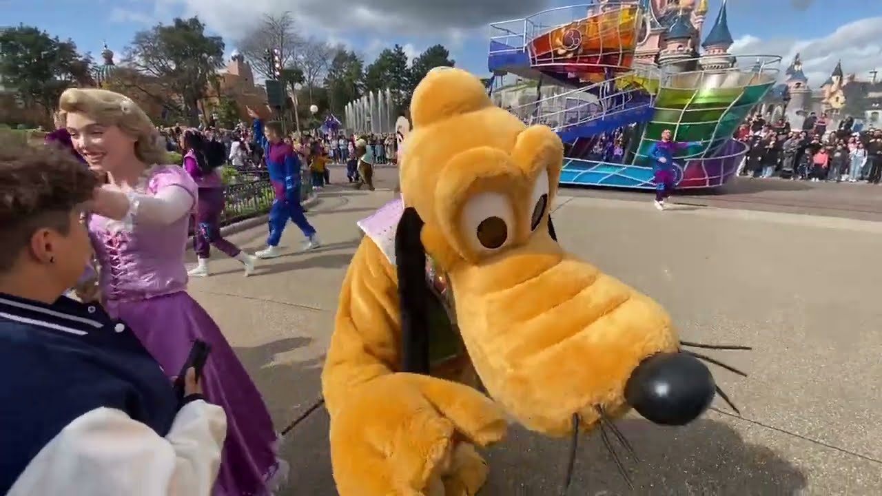 Disneyland Parade 2023 - 30th Anniversary! 