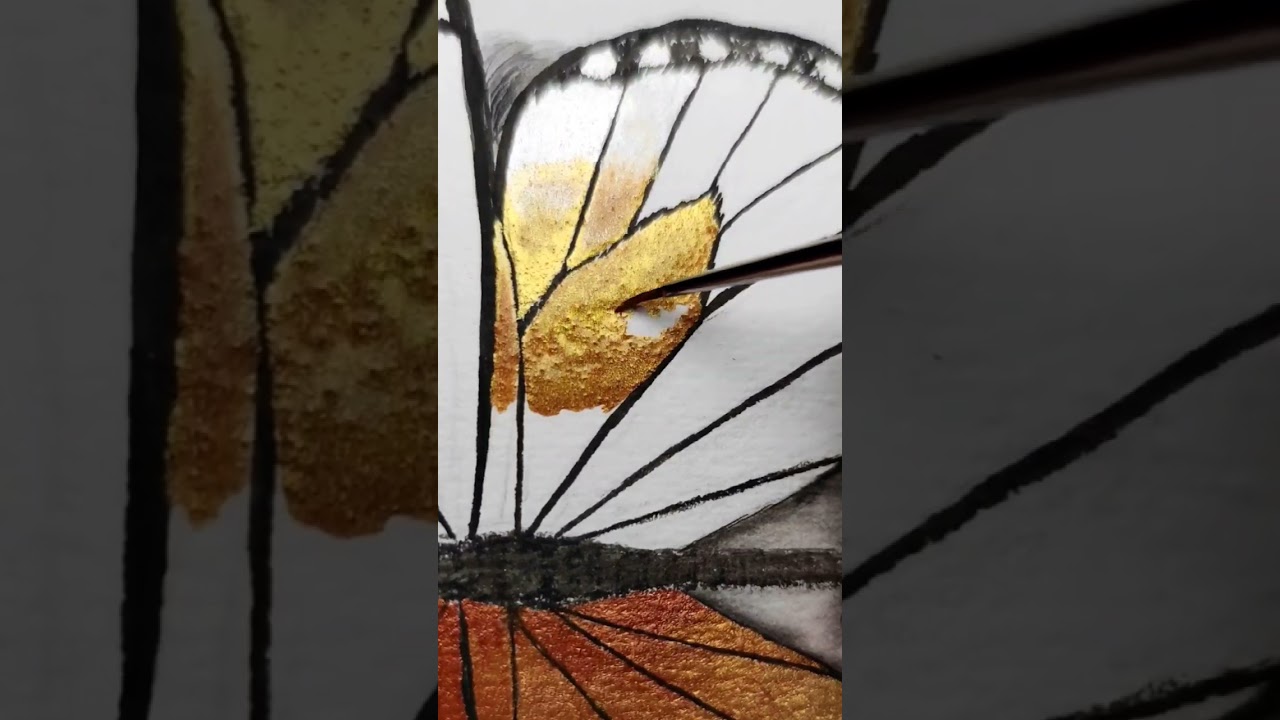 Metallic watercolors 💛 #artwork #satisfying