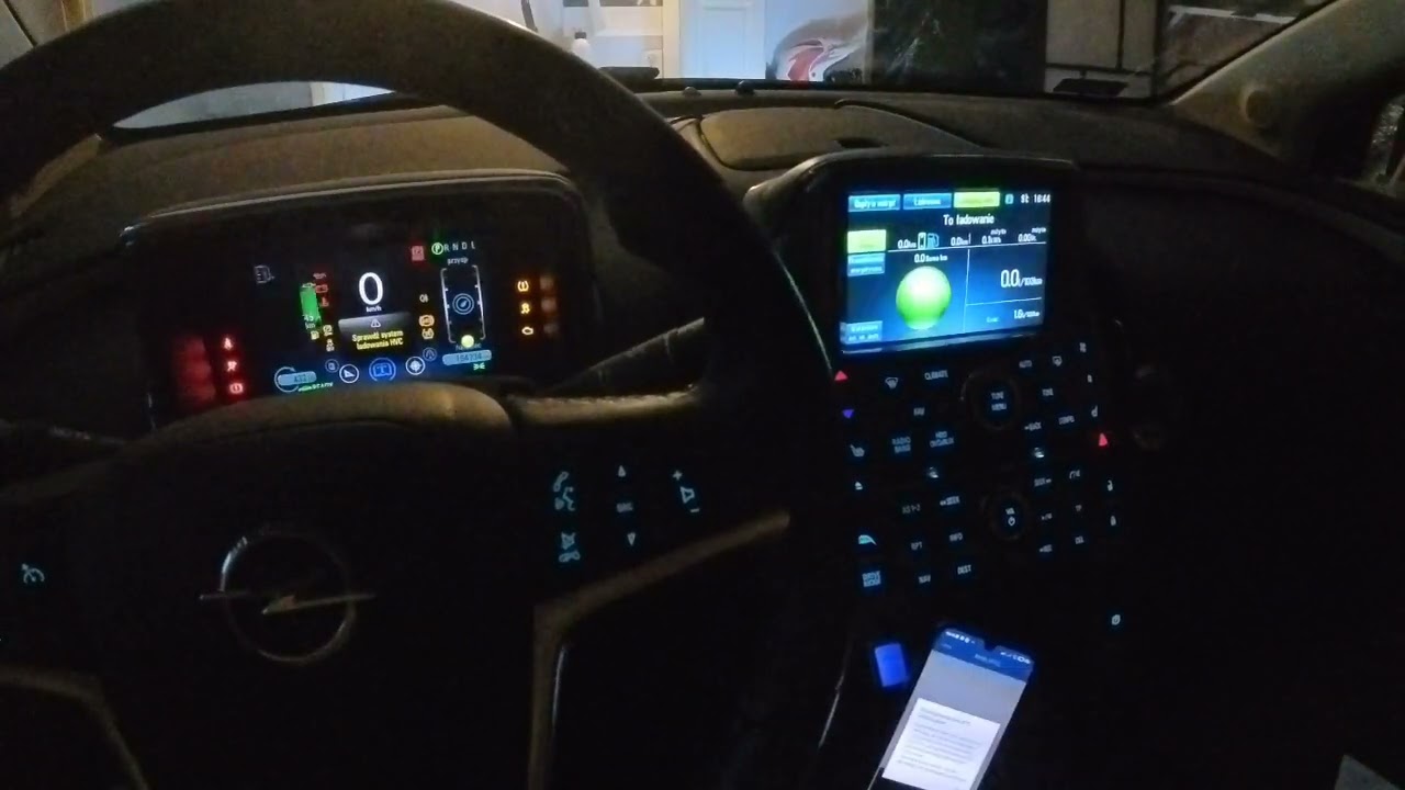 Charging battery in Opel Ampera Chevrolet Volt despite HVC error