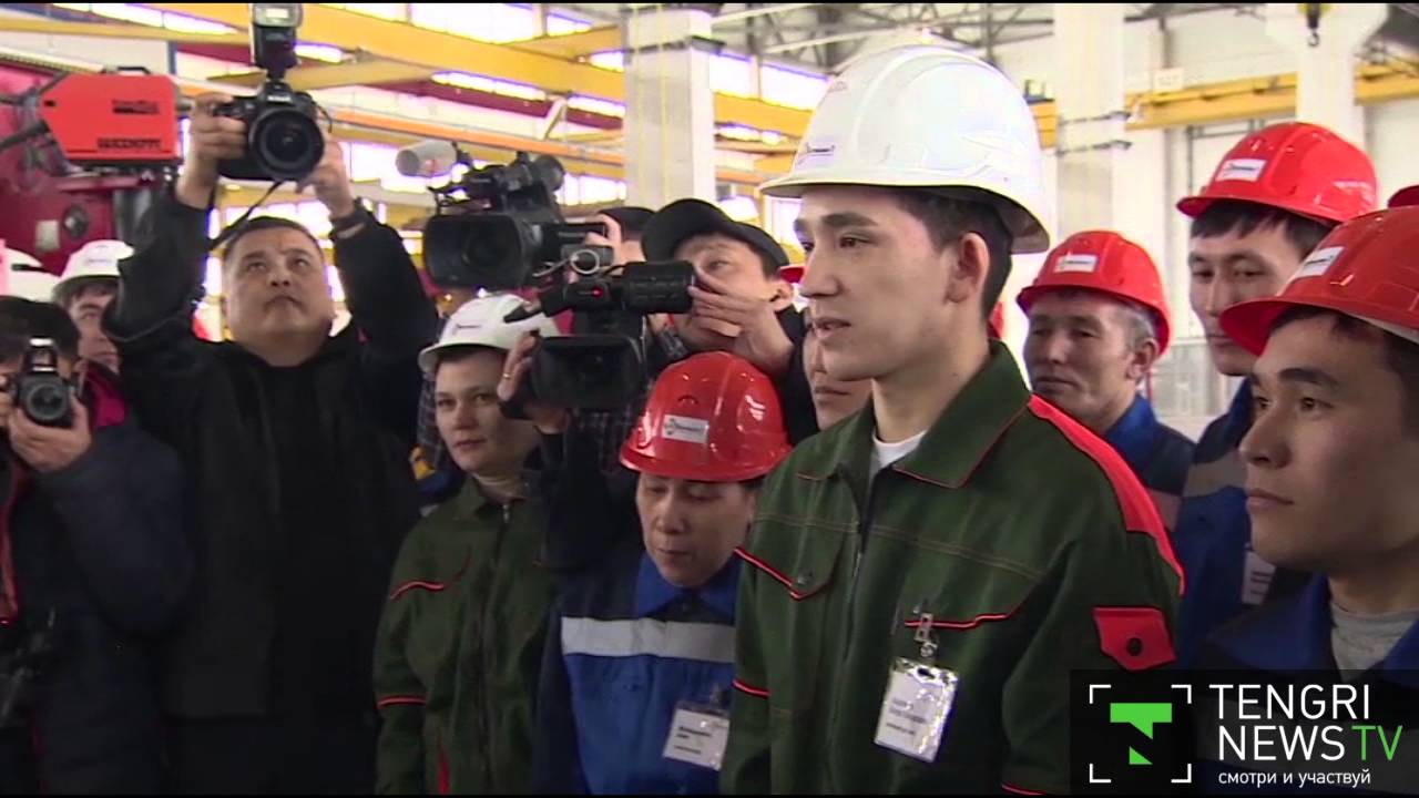 Назарбаев пообщался с рабочими комбината в Уральске