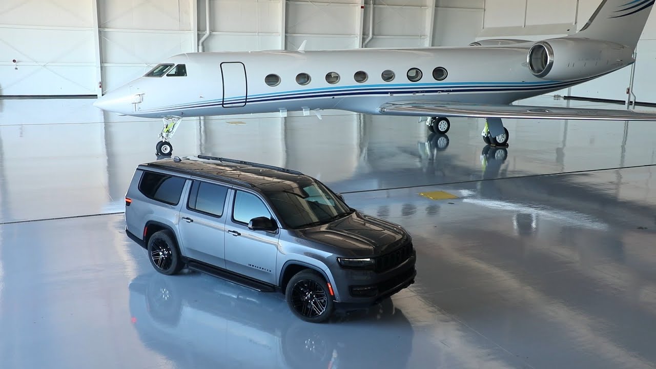 The 2025 Jeep® Wagoneer L Carbide
