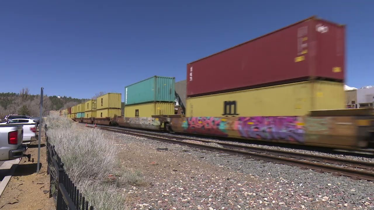 Massive seven-loco BNSF Stack train storms thru Flagstaff, AZ - April 2025