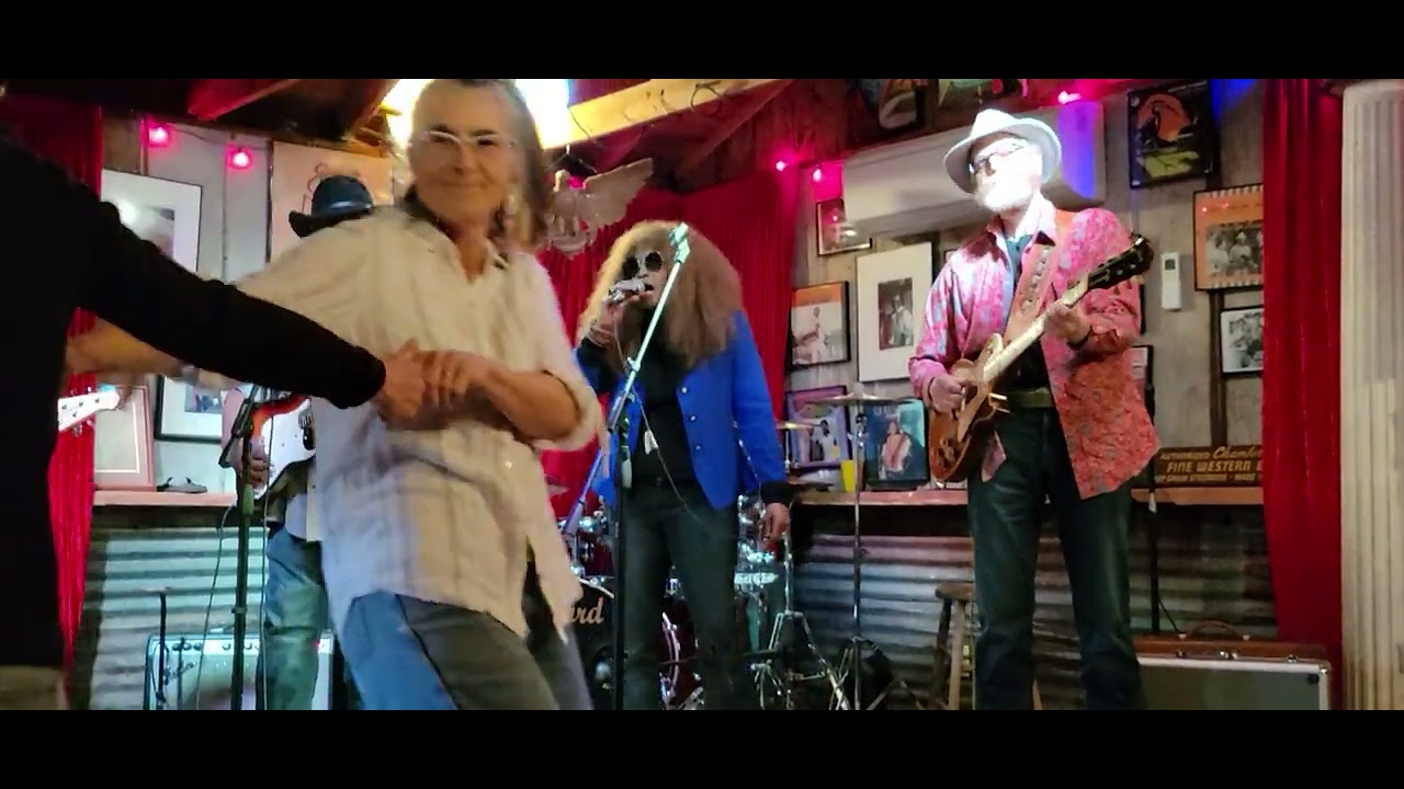 Smokehouse & Mamie Porter, featuring Grant Dermody on harmonica, @ the Whirlybird. 1/22/23