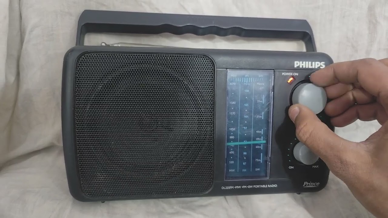 (Sold)Philips dl225 dsp radio 900rs. With shipping 