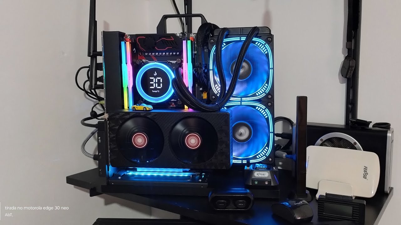 Xeon em 2025 ligado, sem gabinete.