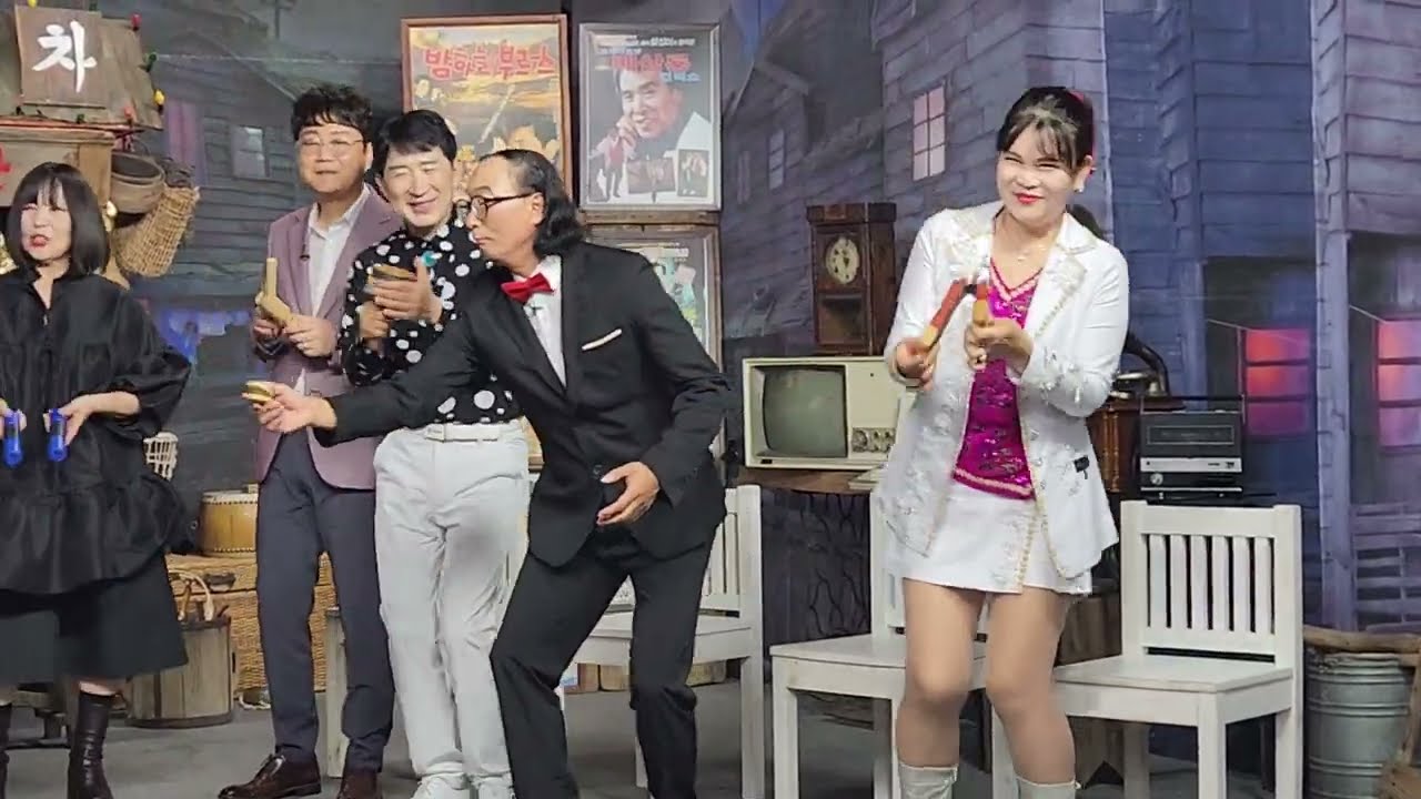 가수 김하경. 사랑이비를맞아요. 아이넷방송. 초청가수. 니나노 차차차